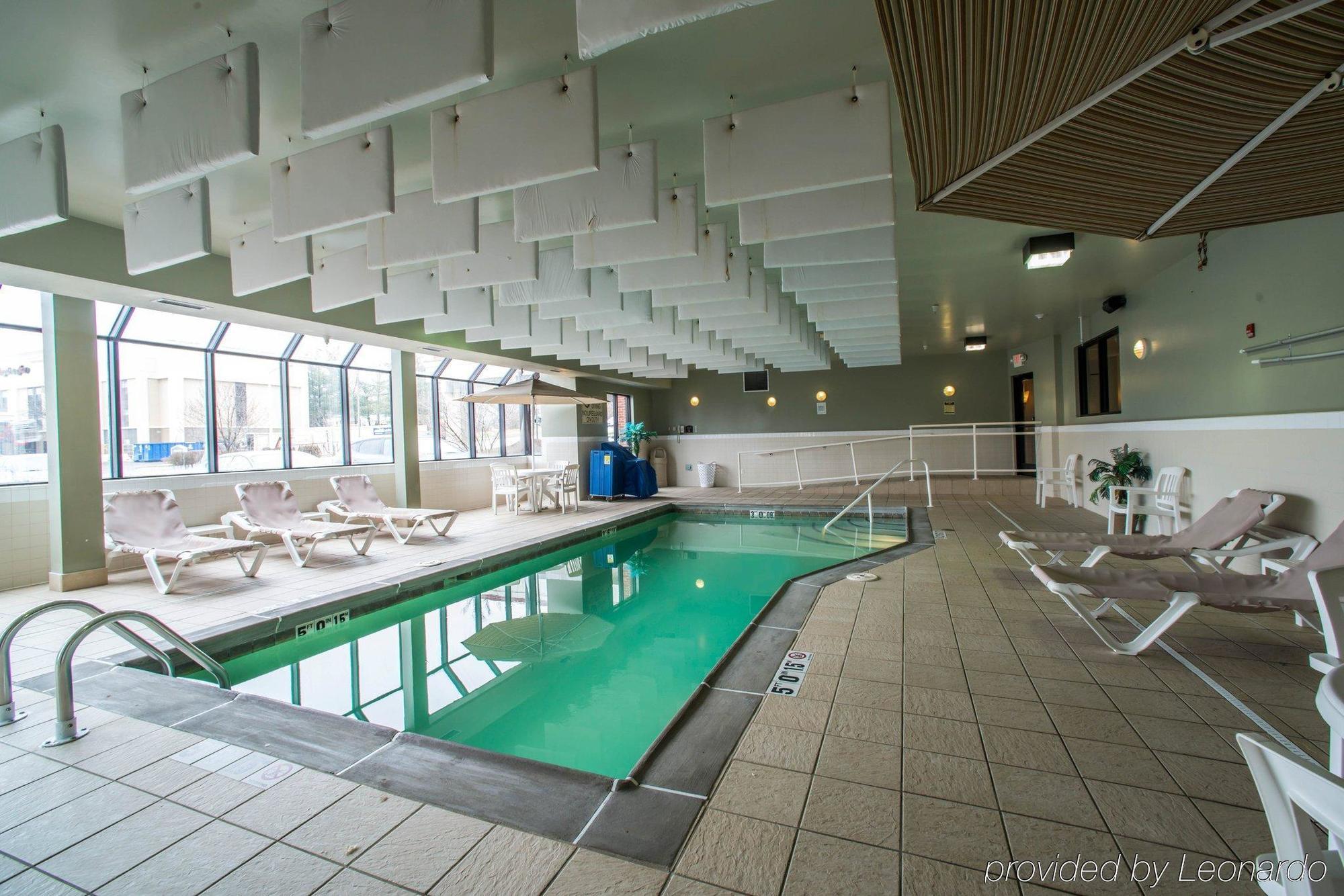 Comfort Suites Фэрвью-Хайтс Экстерьер фото